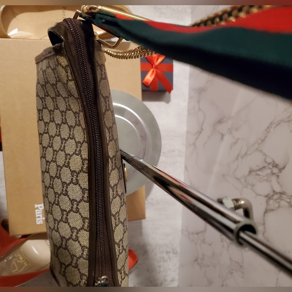 **SOLD**Authentic Gucci handbag - Picture 7 of 13